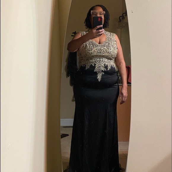 DRESS - Picture 4 of 8